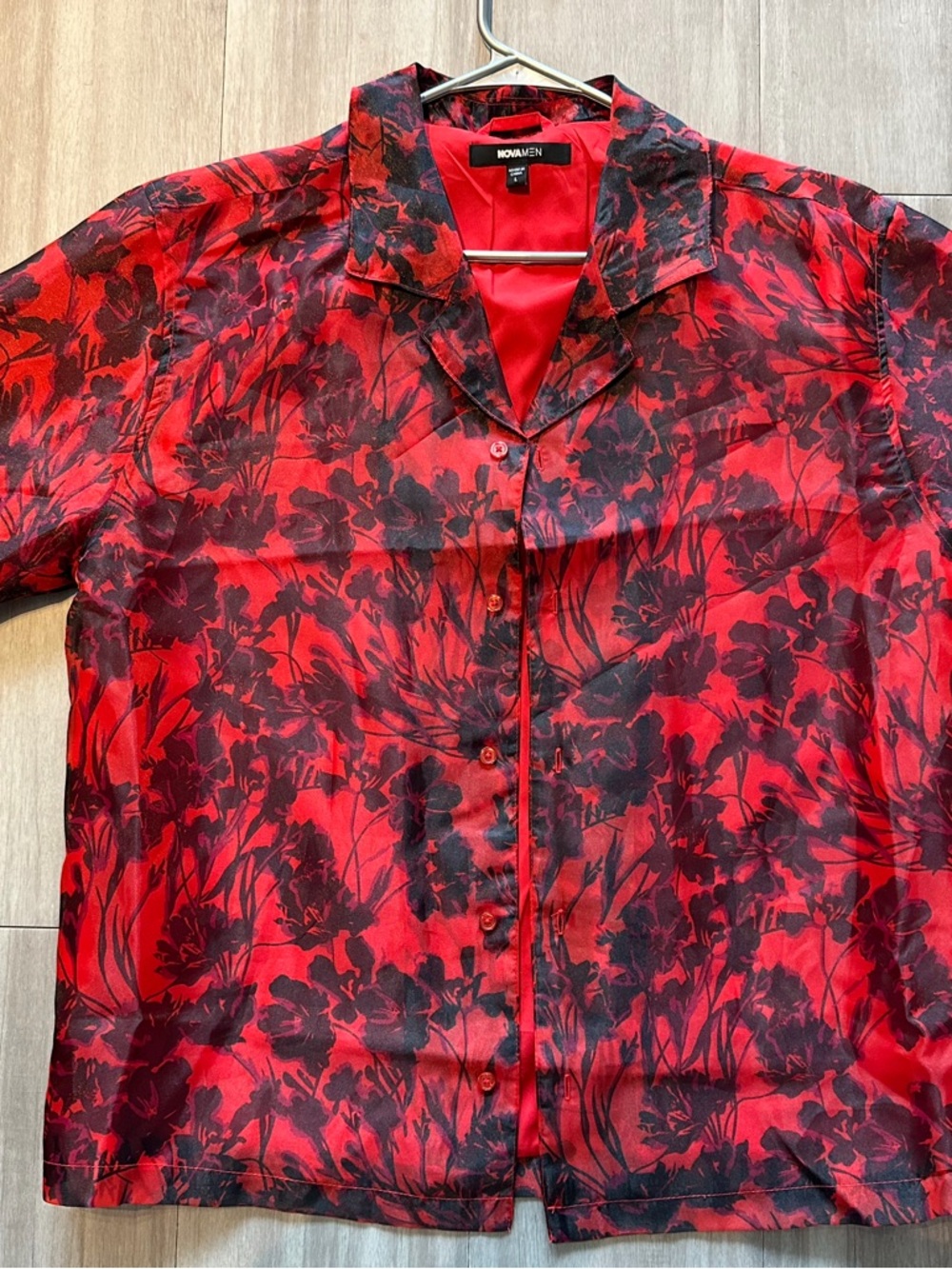 Men  Red & Black Floral Button-Up Shirt (Large)